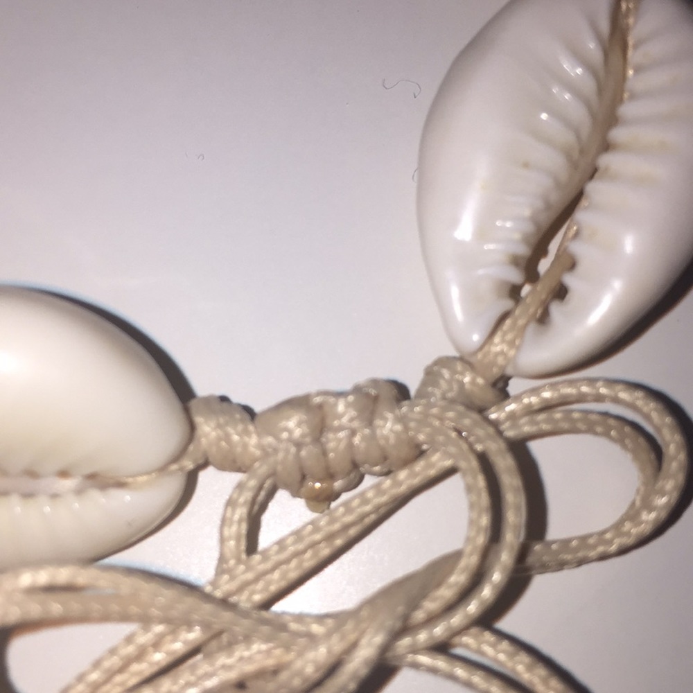 Shell bracelet - Picture 3 of 3